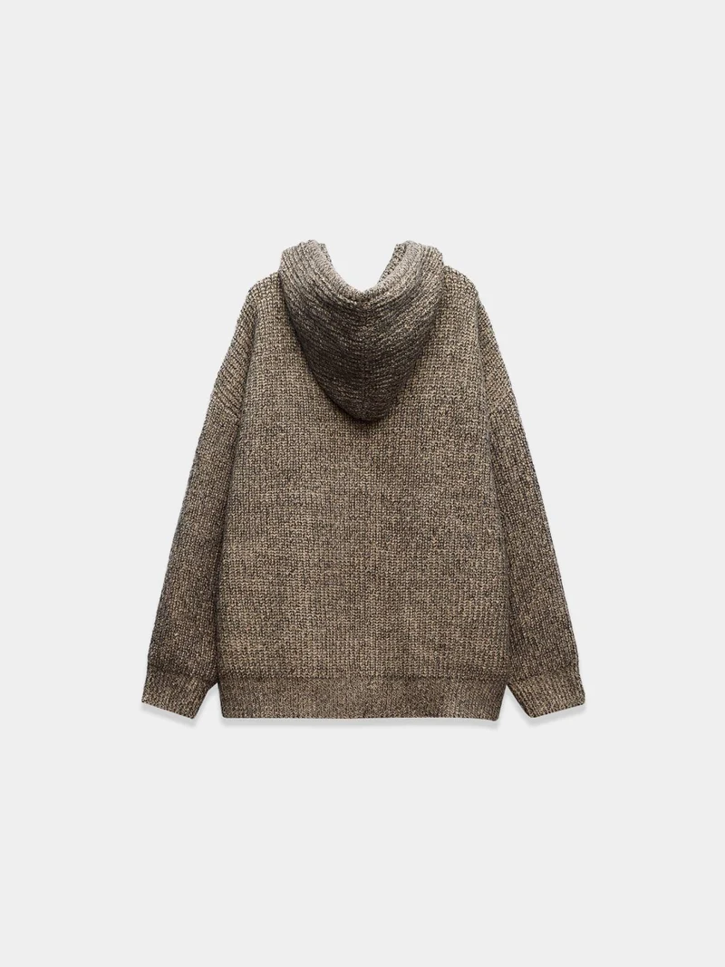 Oversized knit pullover