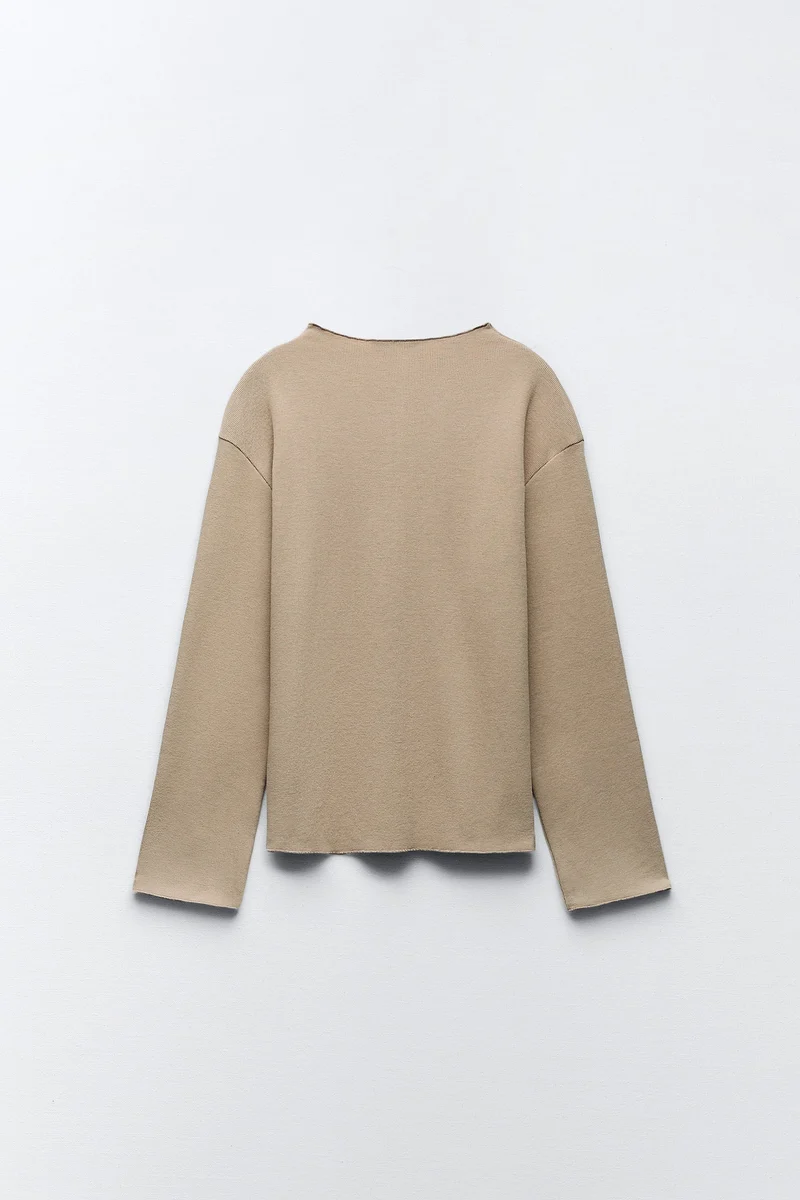 Sweater with a subtle front seam