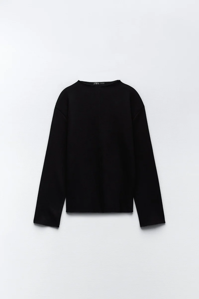 Sweater with a subtle front seam