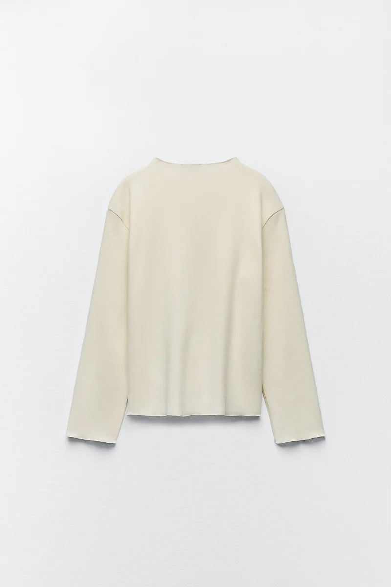 Sweater with a subtle front seam