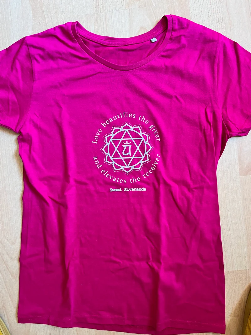 T-shirt de yoga en coton bio pour femme, motif chakra du cœur rose