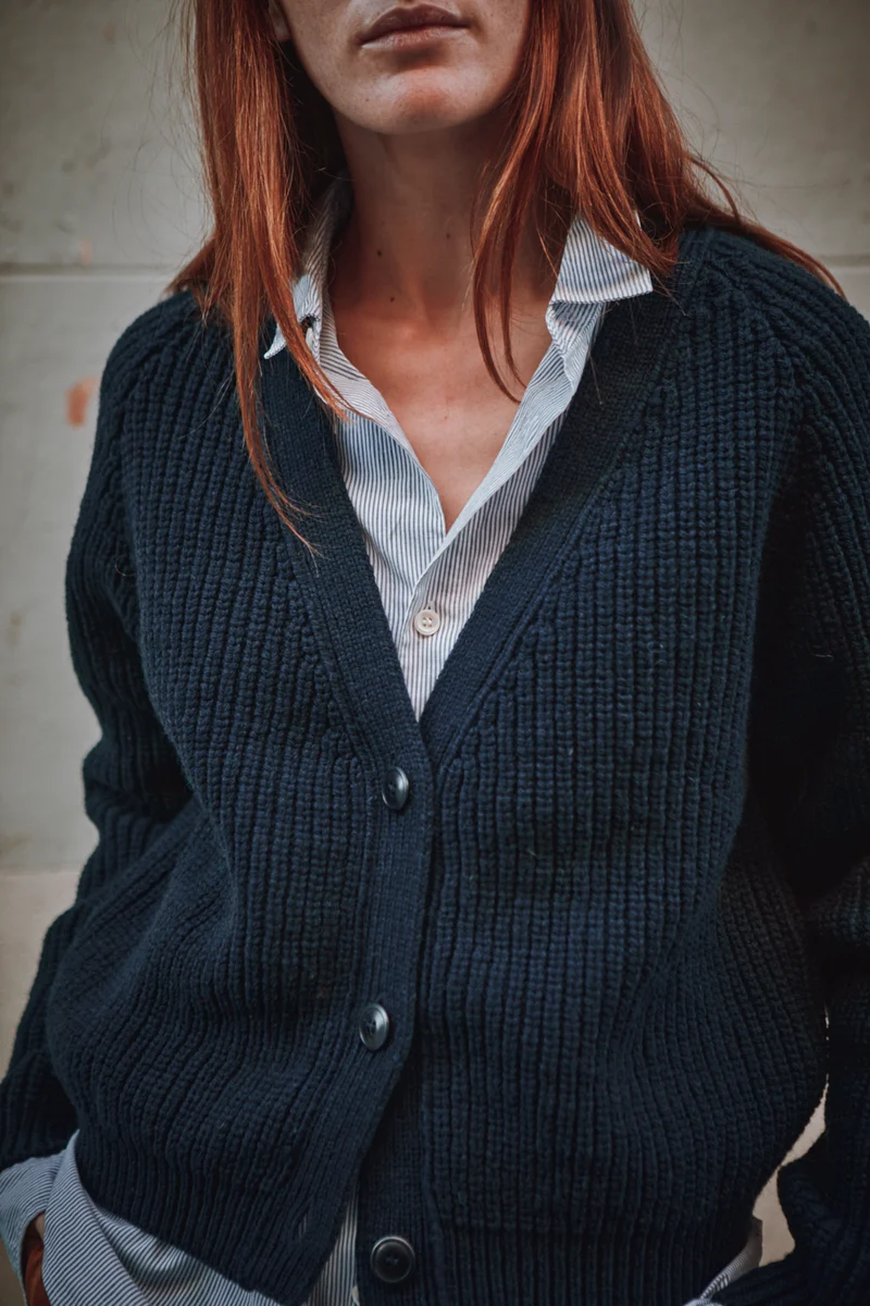 ANNA V-Neck Cardigan in Merino Wool - Navy