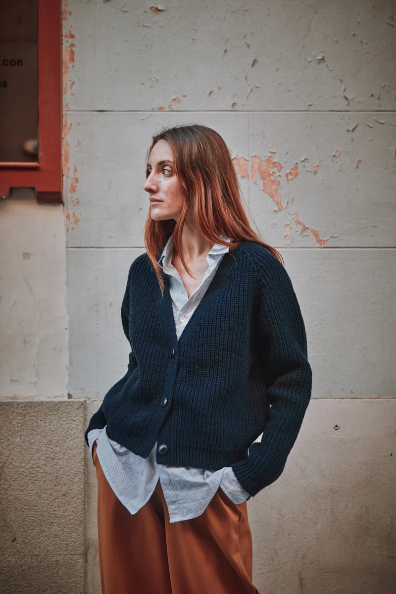 ANNA V-Neck Cardigan in Merino Wool - Navy