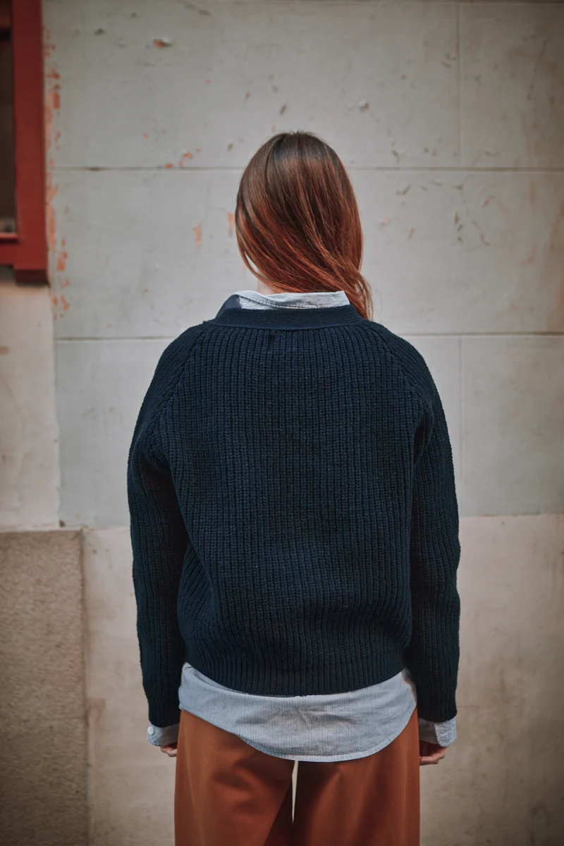 ANNA V-Neck Cardigan in Merino Wool - Navy