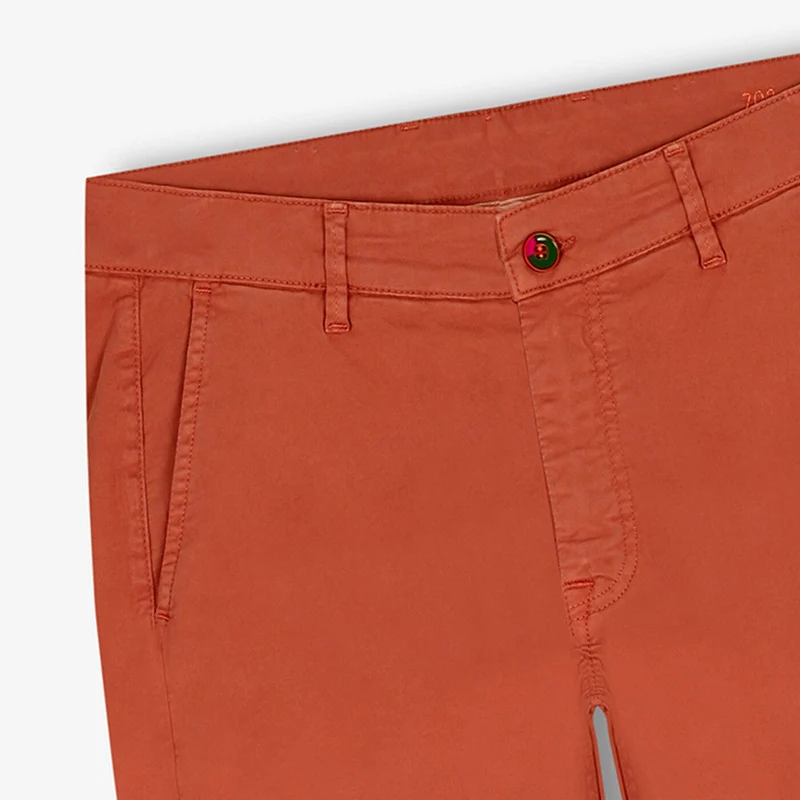 Chino 702 coupe droite courge
