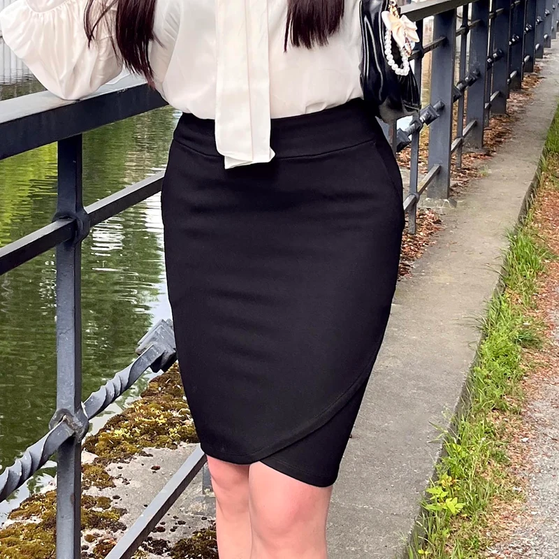 Tulip Mini Skirt - Black