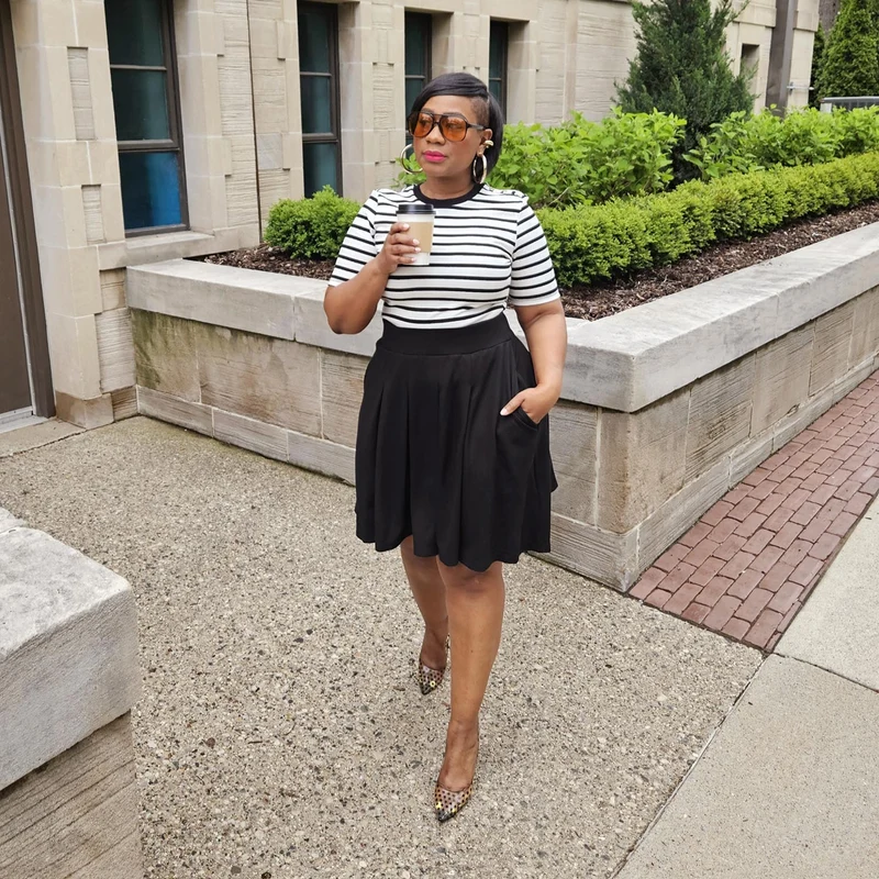 Petal Pleated Skirt - Black