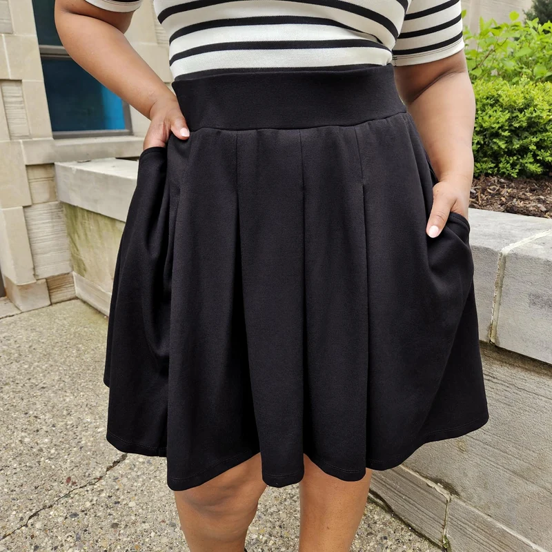Petal Pleated Skirt - Black