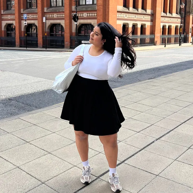 Petal Pleated Skirt - Black