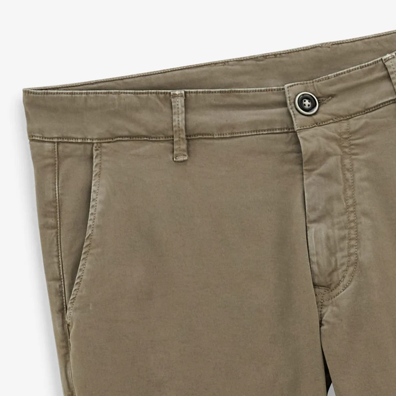Chino 702 coupe droite confort vert militaire