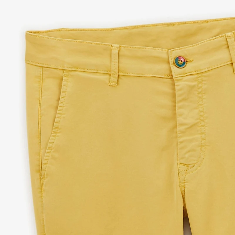 Chino 702 coupe droite confort or