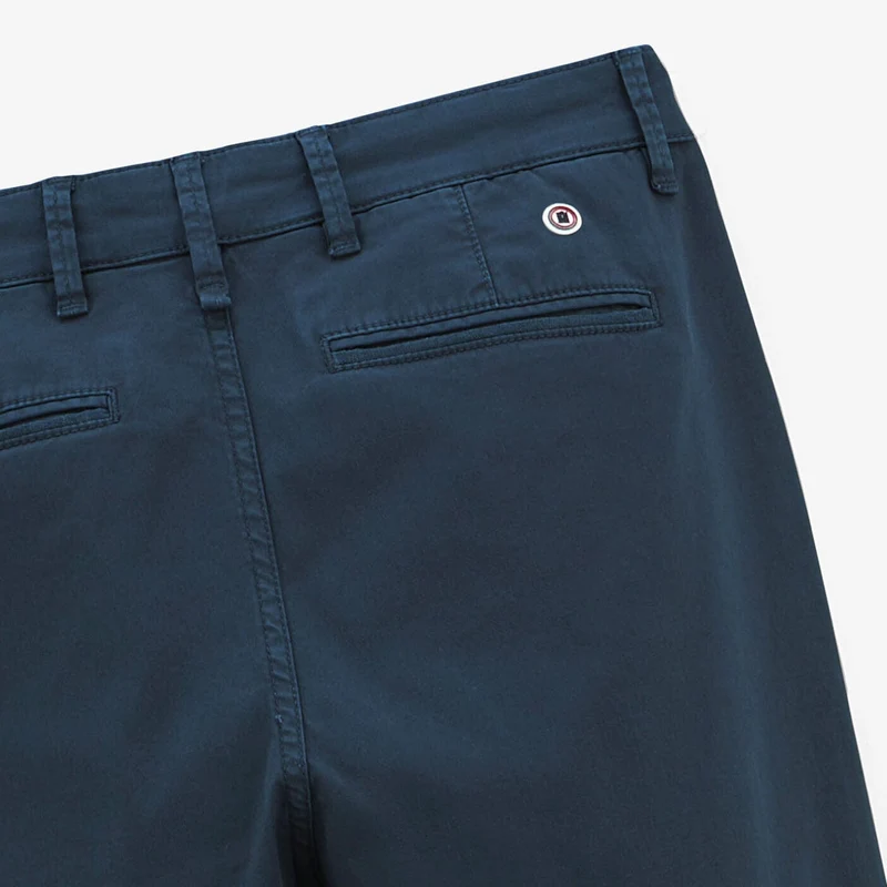 Chino 702 coupe droite confort bleu foncé