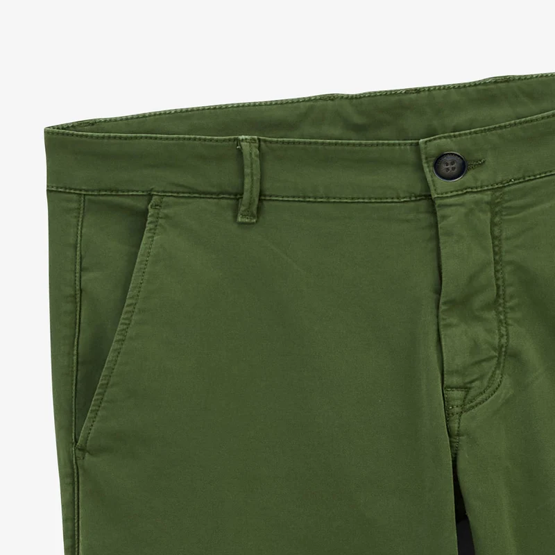 Chino 702 en coton coupe confort vert olive