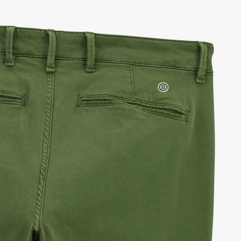 Chino 702 en coton coupe confort vert olive