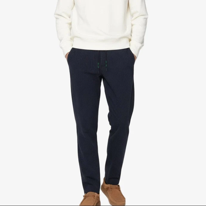 Pantalon 554 coupe large rayé bleu foncé en coton