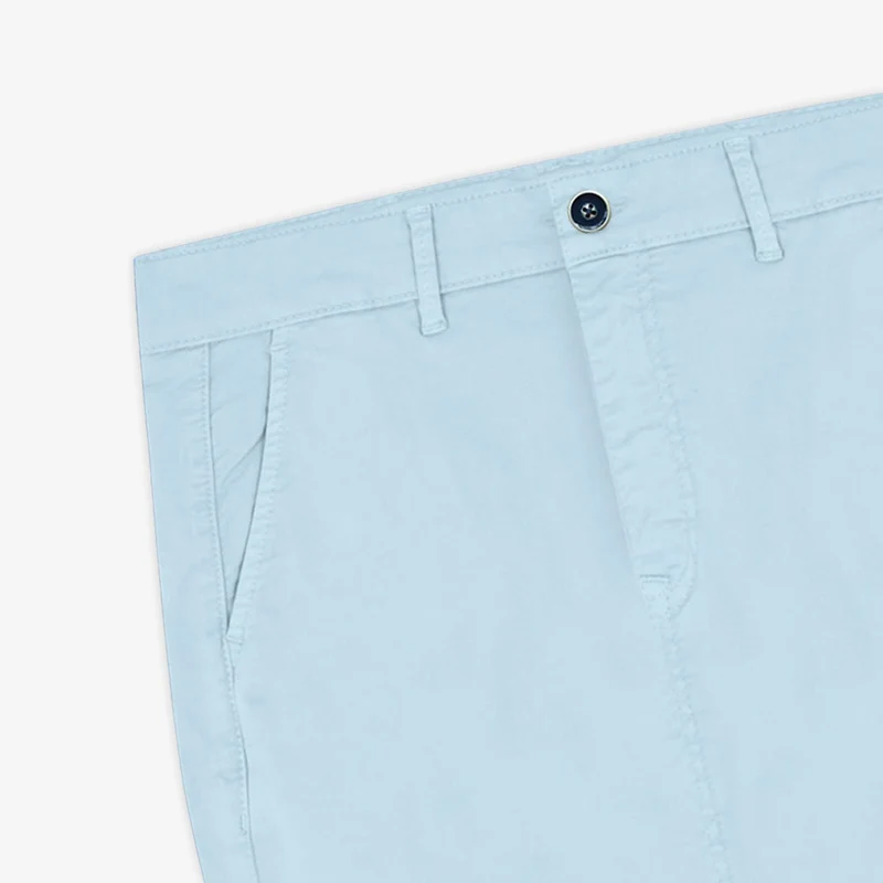 Chino 702 coupe droite confort bleu ciel