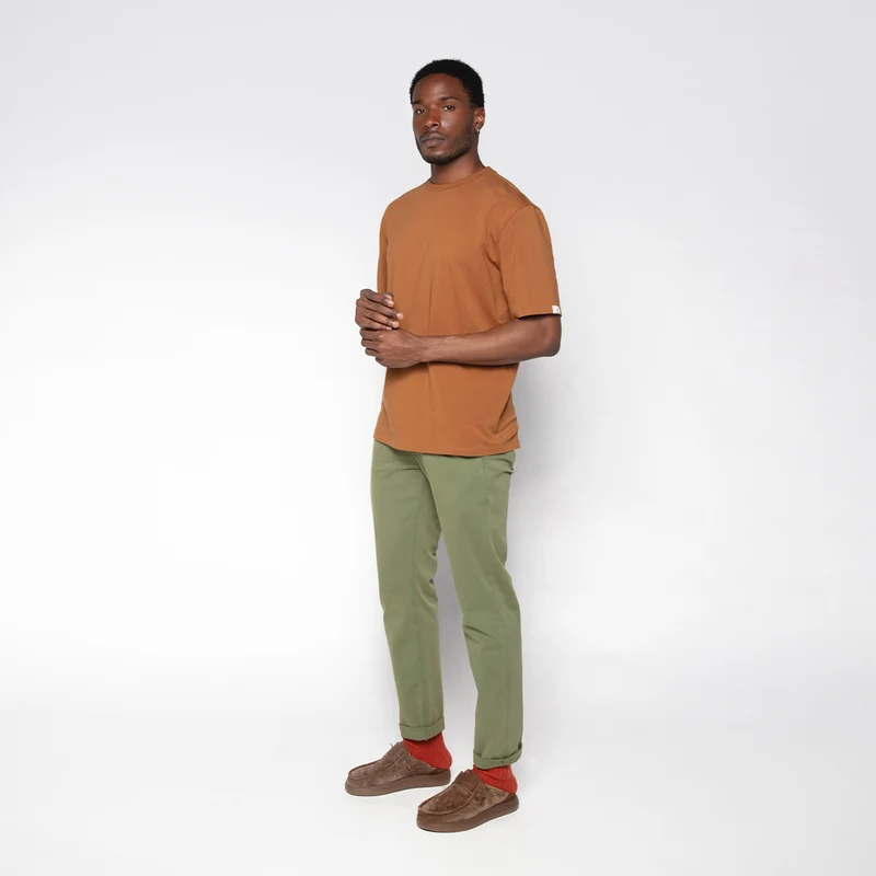 Chino 702 coupe droite confort vert militaire
