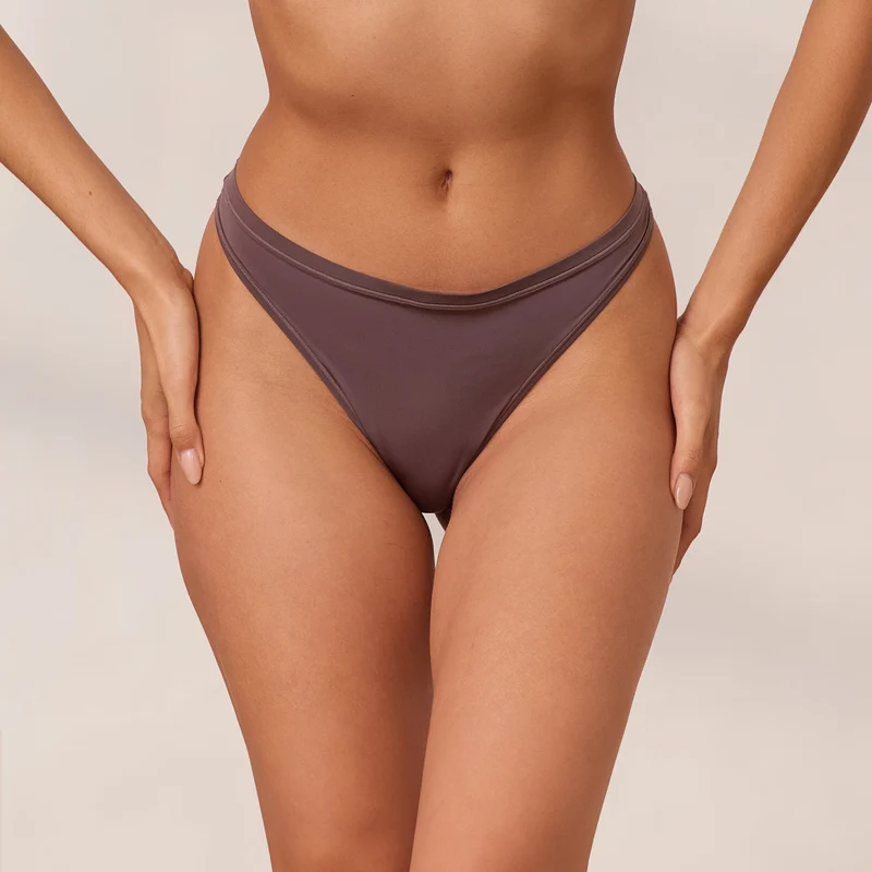 Barely There String - Myrtille