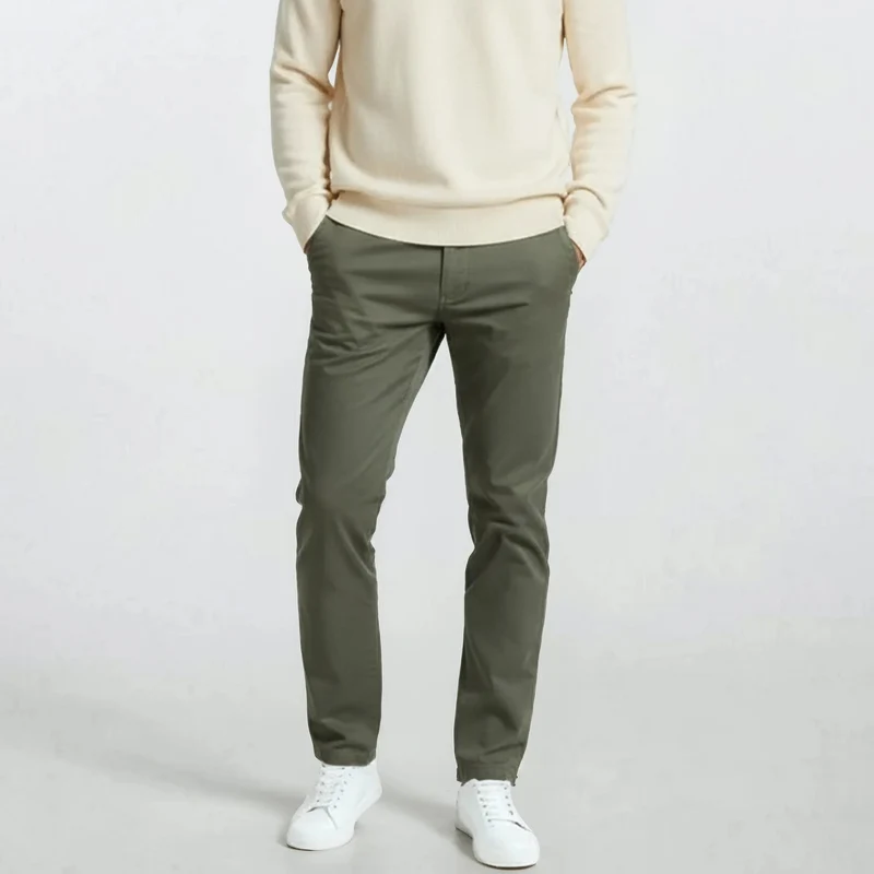 Chino 702 coupe droite confort vert kaki