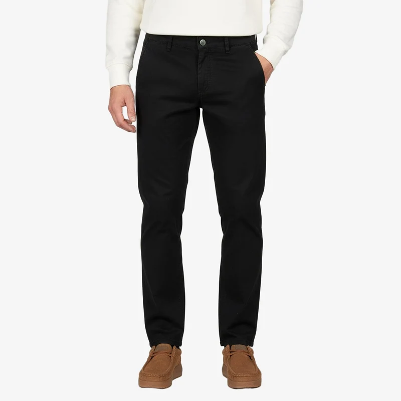 Chino 702 coupe droite confort noir en coton
