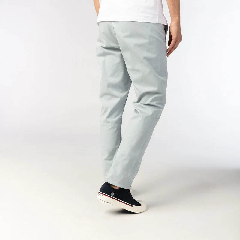 Chino 702 coupe droite bleu ice