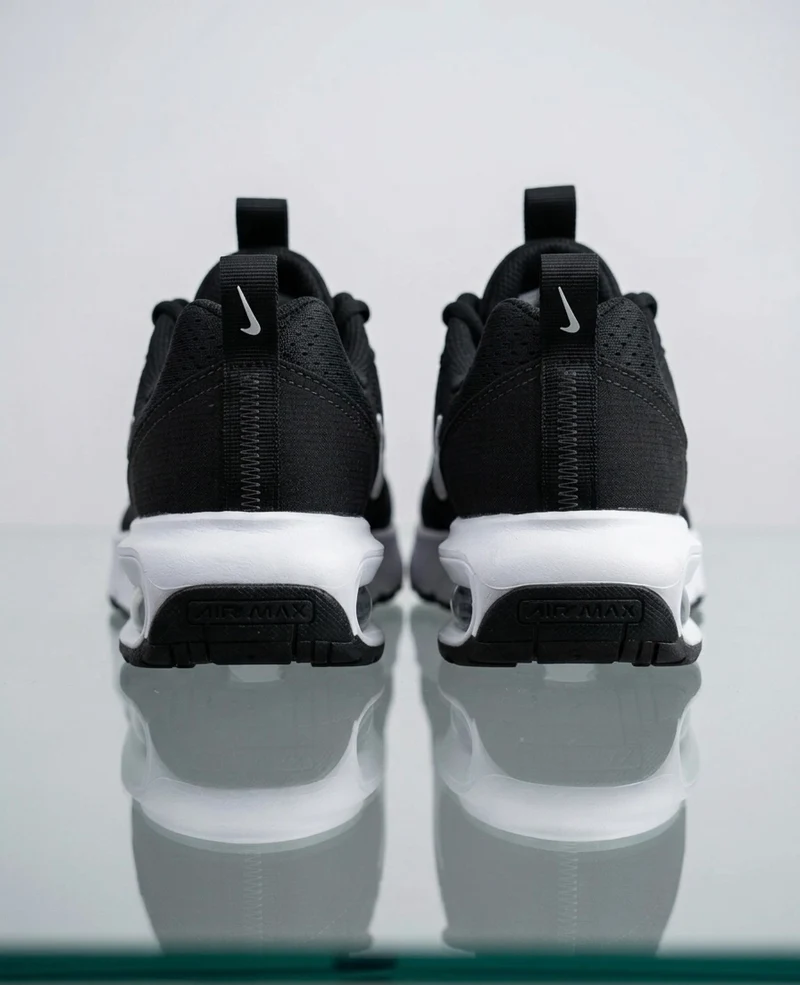 Baskets Nike Air Max Solo – Noir/Blanc