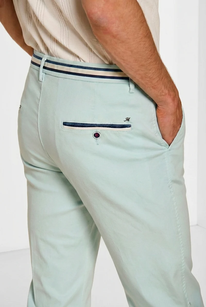 Torino Summer pantalon chino homme en twill de coton et lyocell slim fit