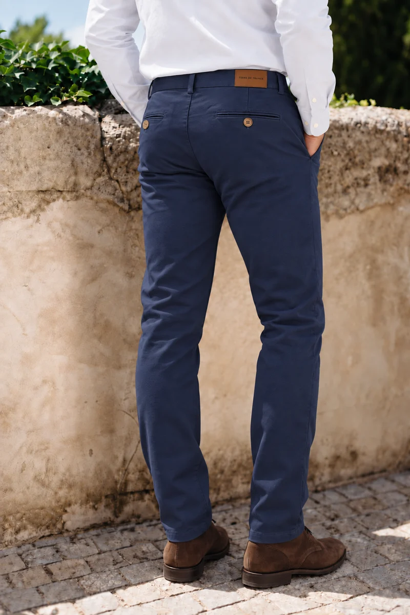 Le chino classique - Coupe droite