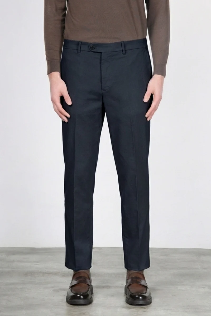 Paris pantalon chino homme en tricotine stretch carrot fit ①