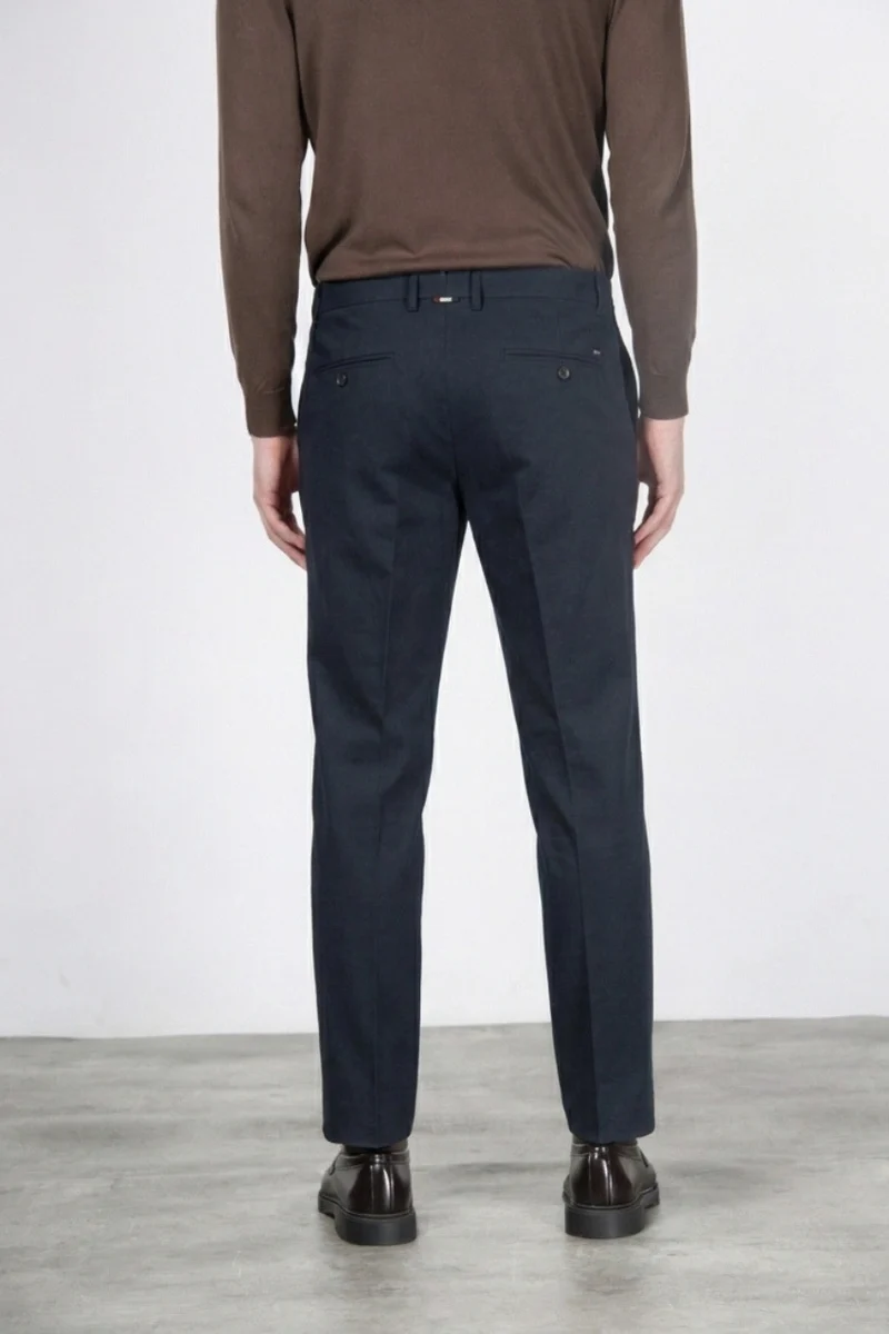 Paris pantalon chino homme en tricotine stretch carrot fit ①