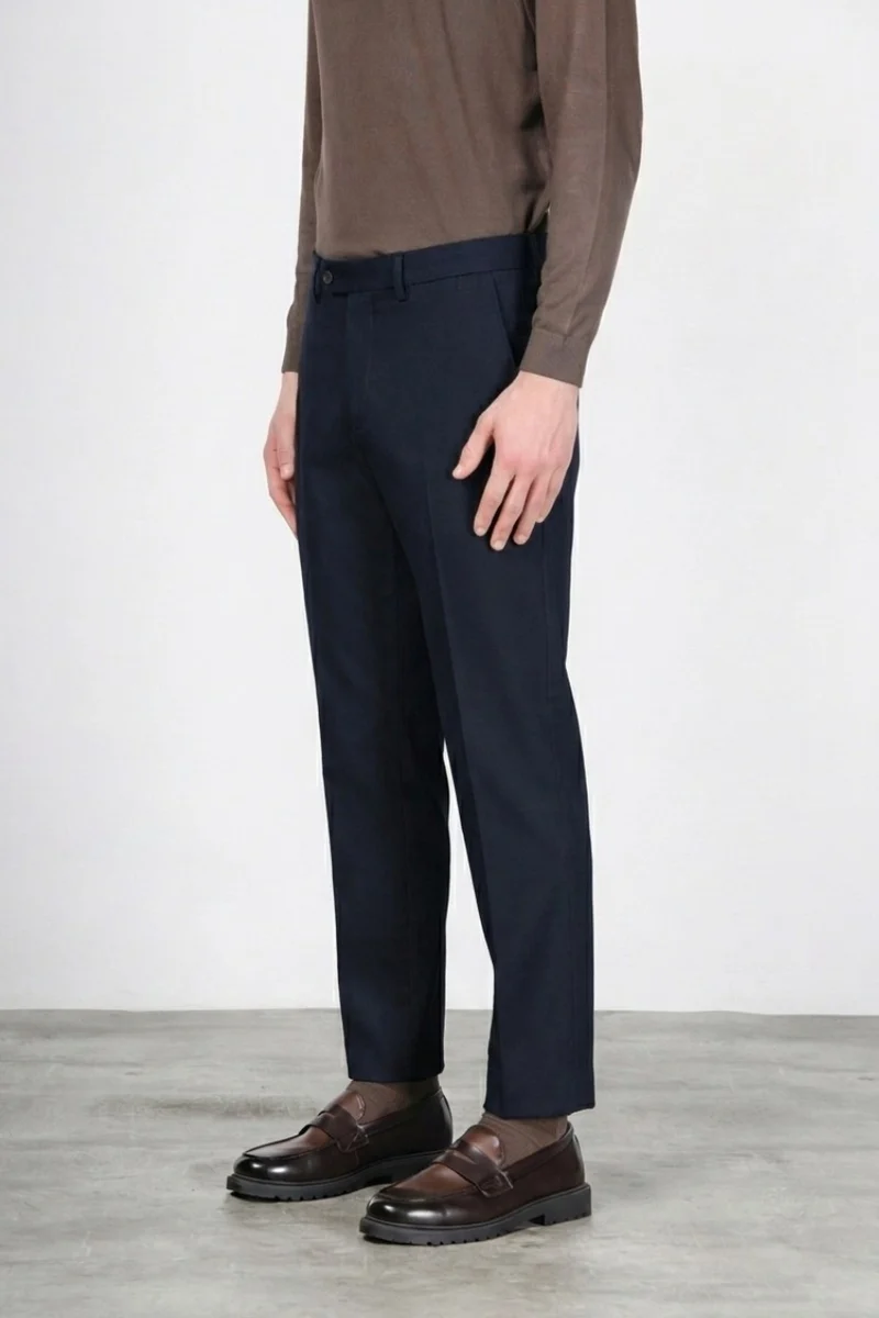 Paris pantalon chino homme en tricotine stretch carrot fit ①