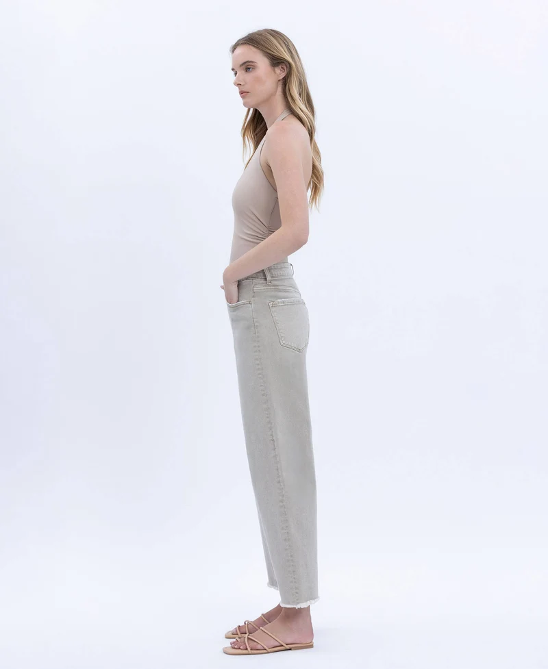 SUPER HIGH RISE FRAYED HEM WIDE BARREL LEG