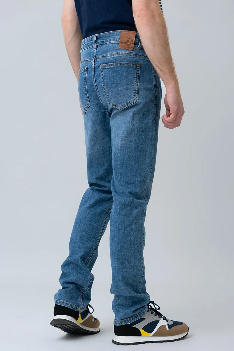 Le jeans extensible ajusté | Modèle Bouchard