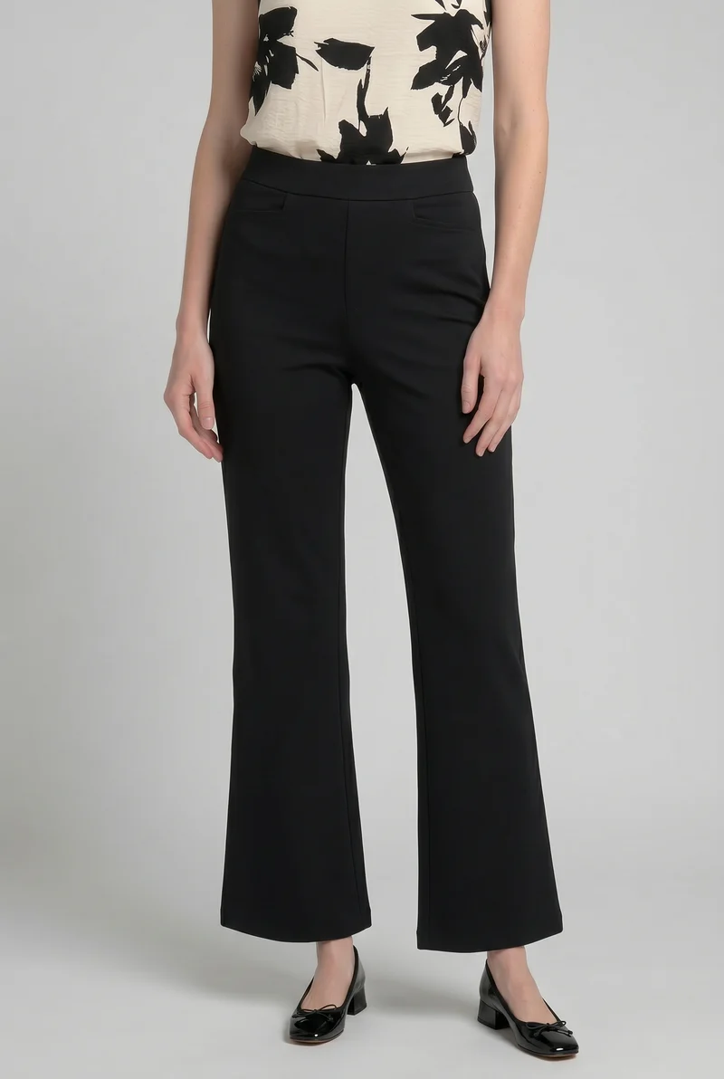 Le pantalon évasé habillé fluide