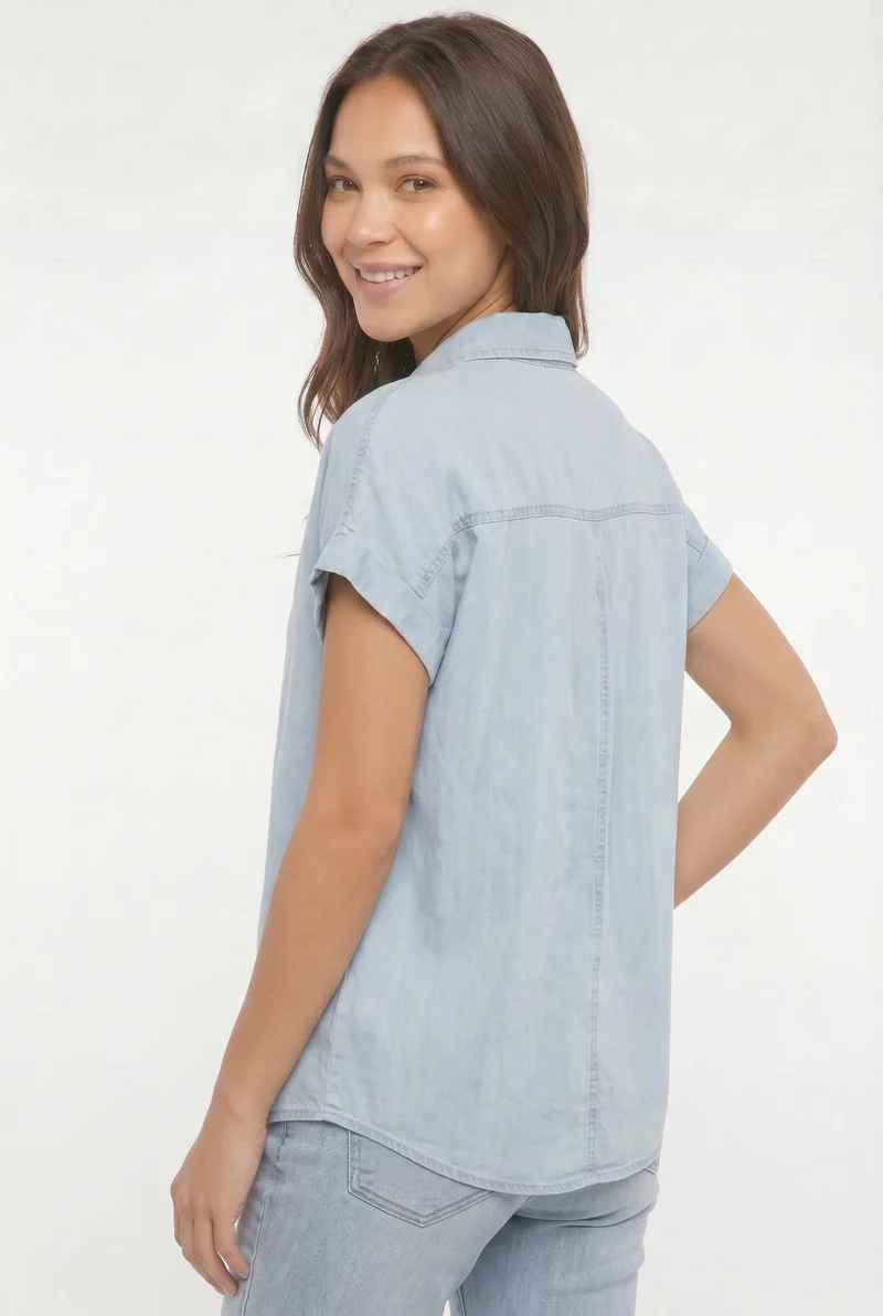 Blouse à manches courtes effet denim