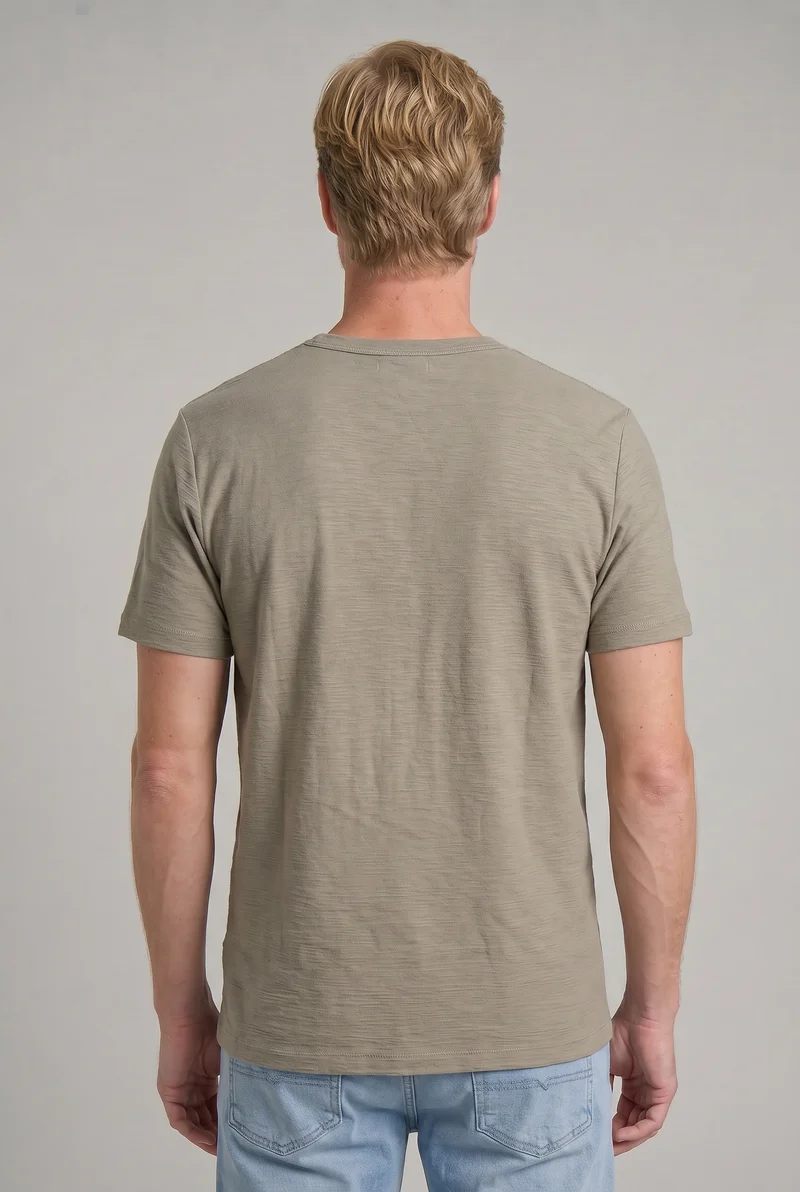 Le t-shirt uni à coupe relaxe