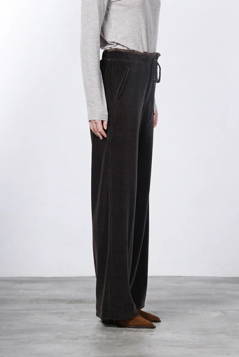 New York Studio Elax pantalon chino femme en velours à grosses côtes straight fit