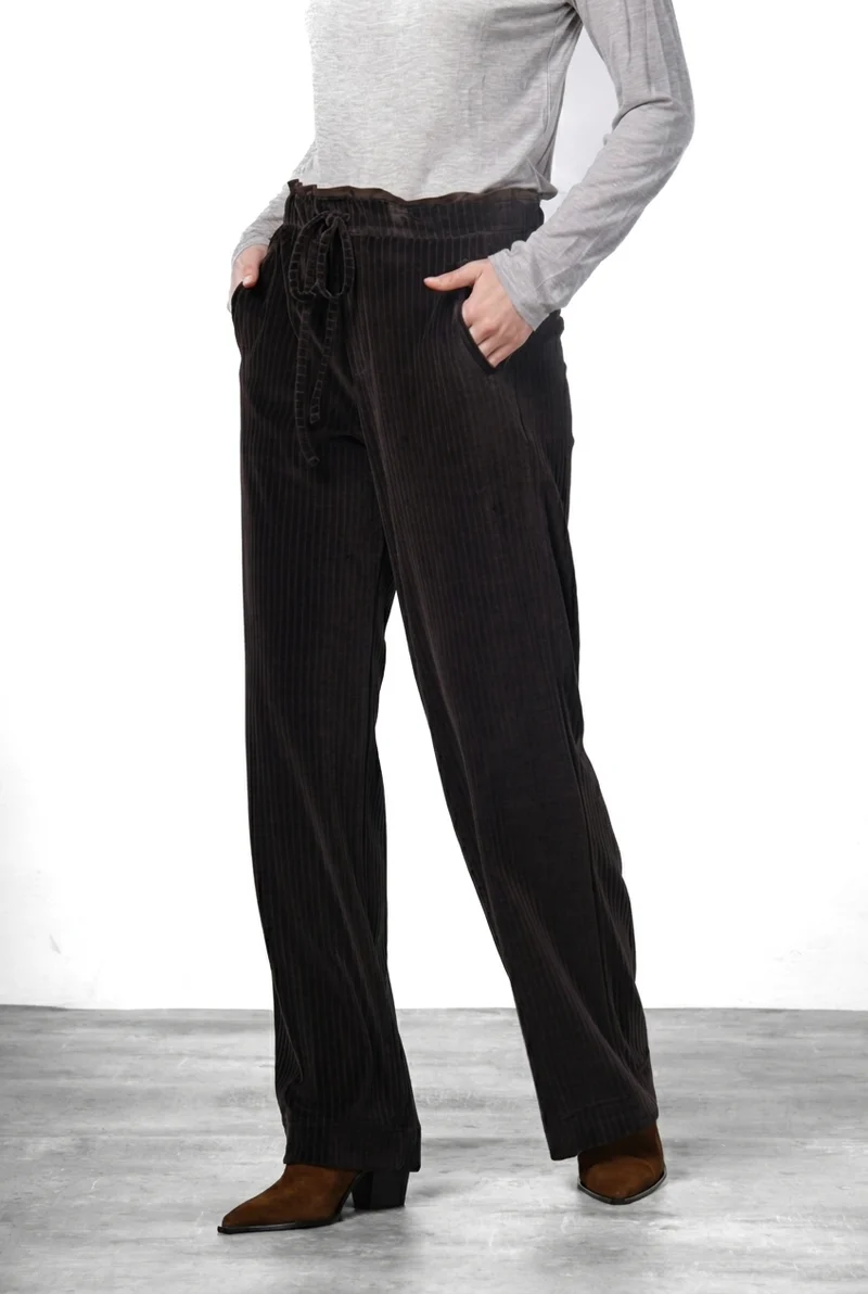 New York Studio Elax pantalon chino femme en velours à grosses côtes straight fit