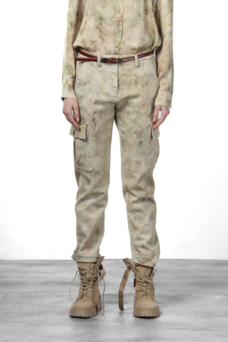 Marlene Cargo pantalon cargo femme en bull à motif floral dégradé carrot fit