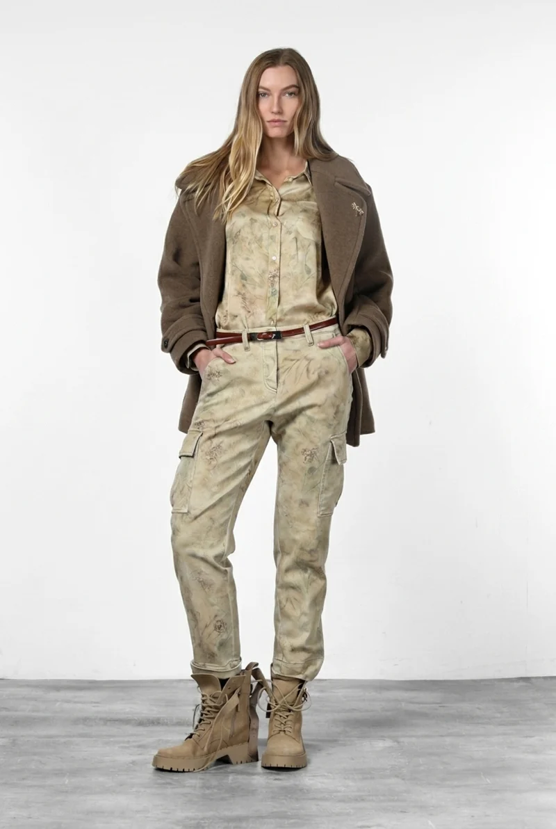 Marlene Cargo pantalon cargo femme en bull à motif floral dégradé carrot fit