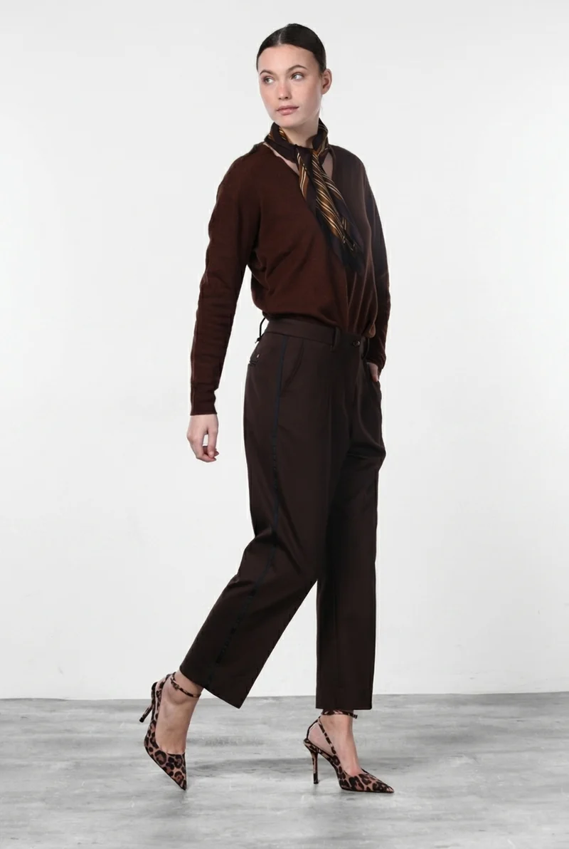 New York O Shape pantalon chino femme en jersey technique carrot fit
