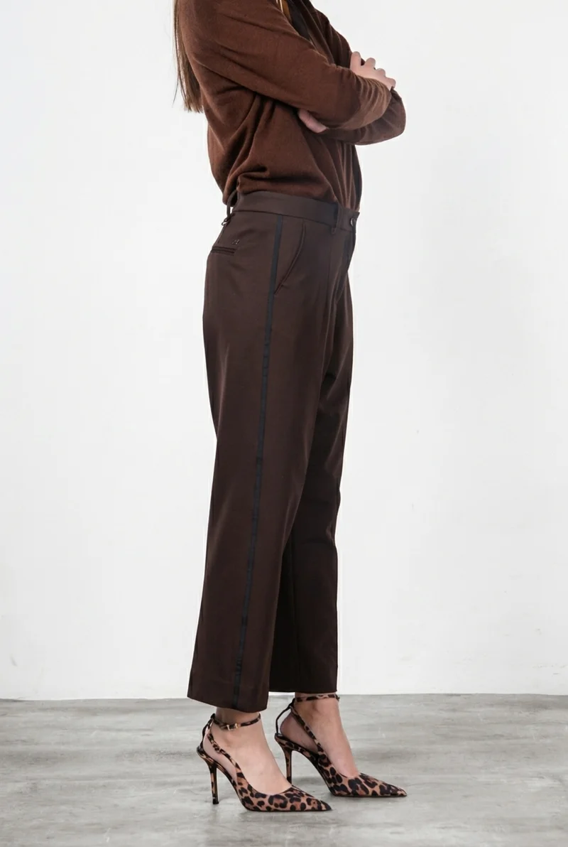 New York O Shape pantalon chino femme en jersey technique carrot fit