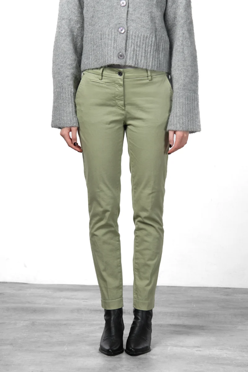 New York Slim pantalon chino femme en satin slim fit ①