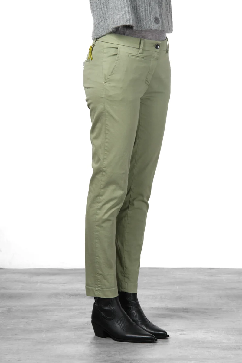 New York Slim pantalon chino femme en satin slim fit ①