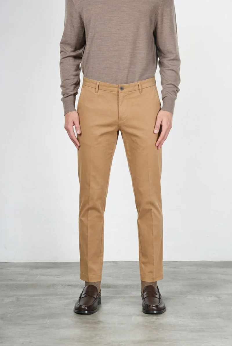 Milano pantalon chino homme en gabardine stretch extra slim fit ①