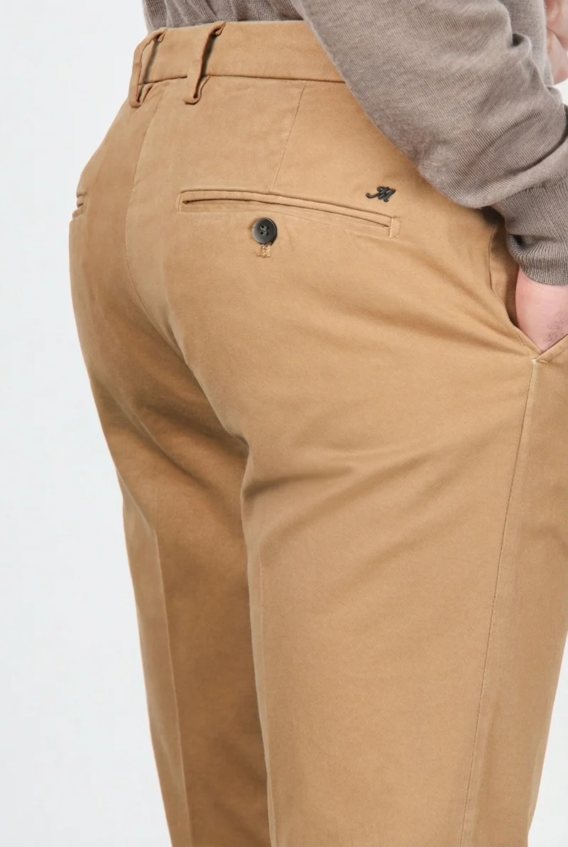 Milano pantalon chino homme en gabardine stretch extra slim fit ①