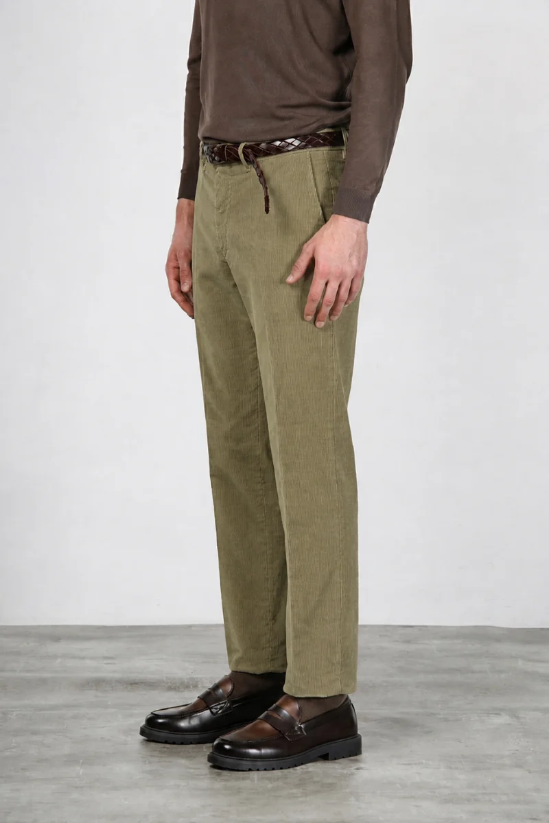 Paris pantalon chino homme en velours 1000 raies stretch carrot fit ①