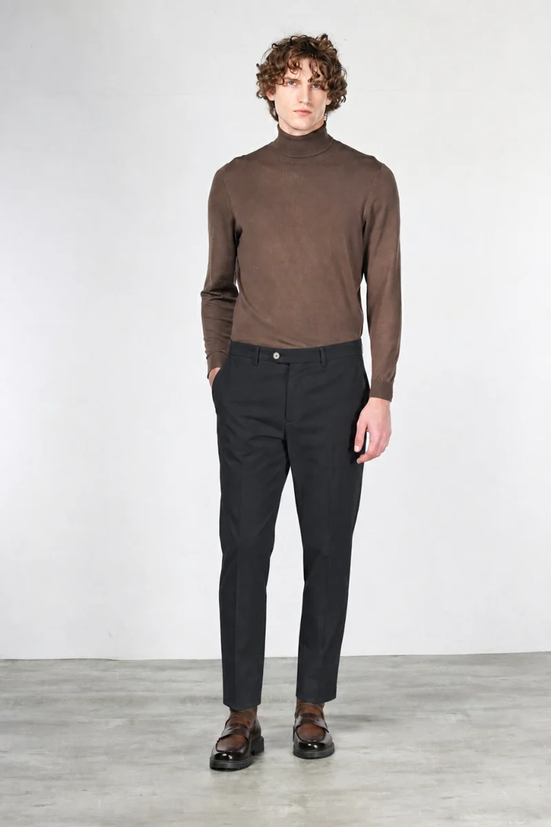 Paris pantalon chino homme en tricotine stretch carrot fit ①
