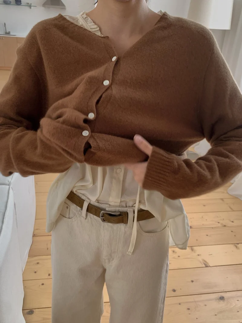 Anstand Crew Neck Wool Knit Cardigan