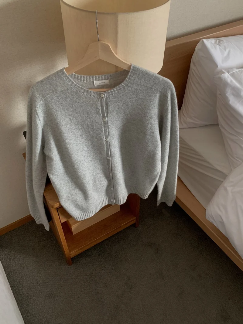 Anstand Crew Neck Wool Knit Cardigan